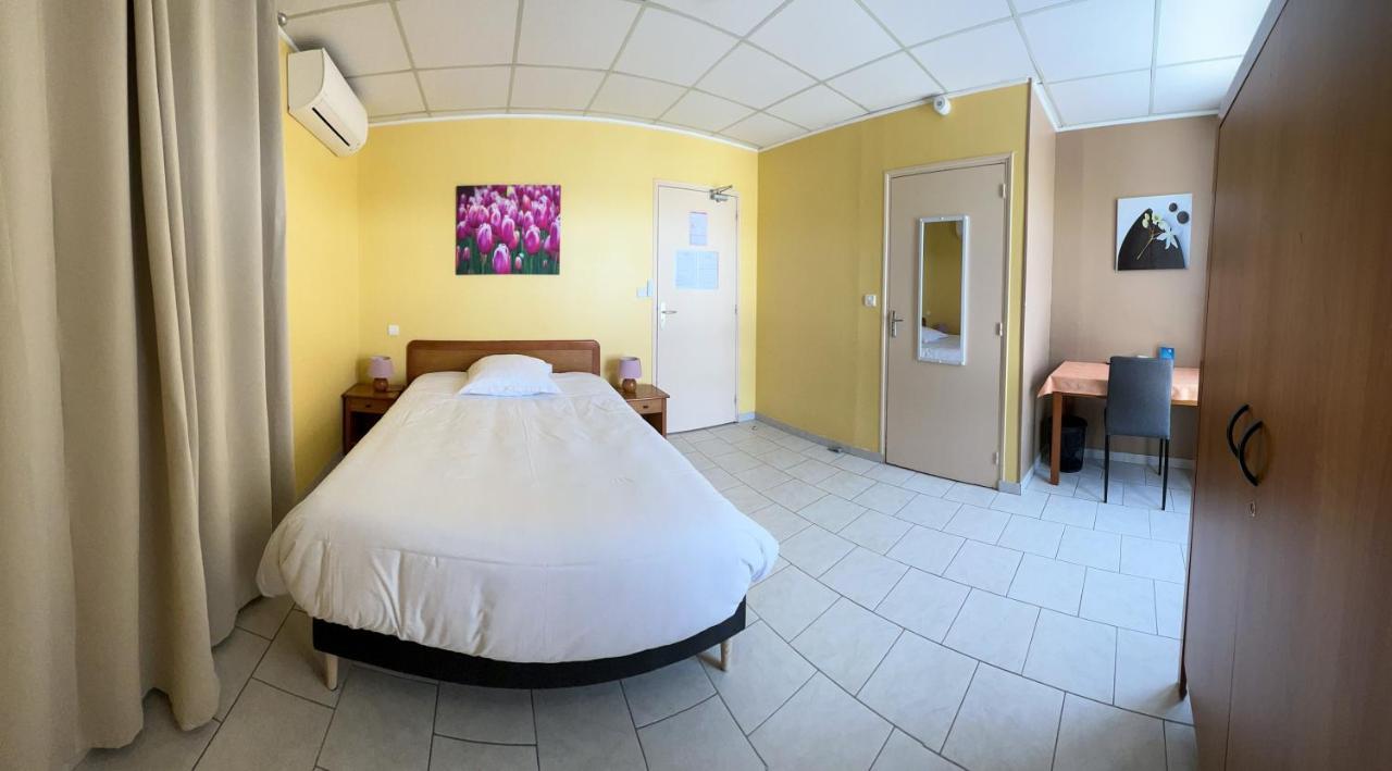 Le Petit Logis Hotel Beaumont-en-Véron Exterior foto